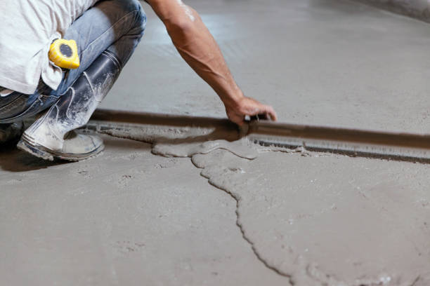 Best Concrete Pool Decks in Del Aire, CA